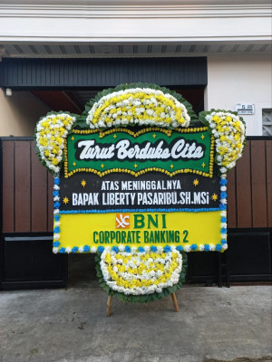 Papan Bunga Duka di Tanjung Sabar