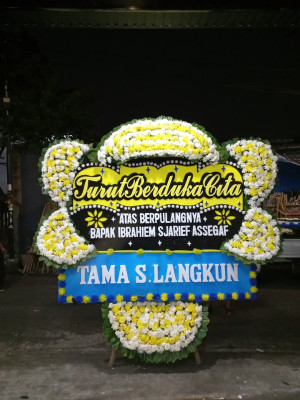 Papan Bunga Duka di Tanjung Sabar